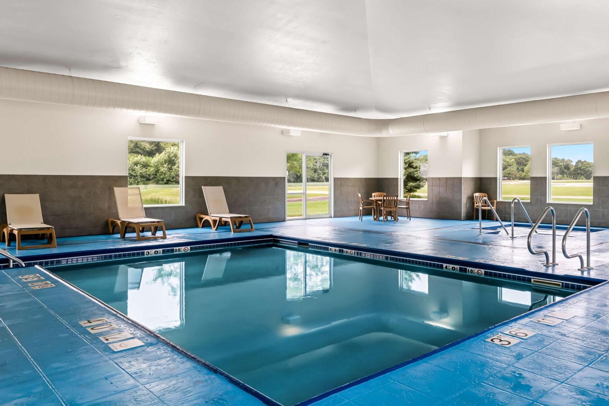 Best Western Legacy Inn & Suites Beloit/Саут-Білойт Екстер'єр фото
